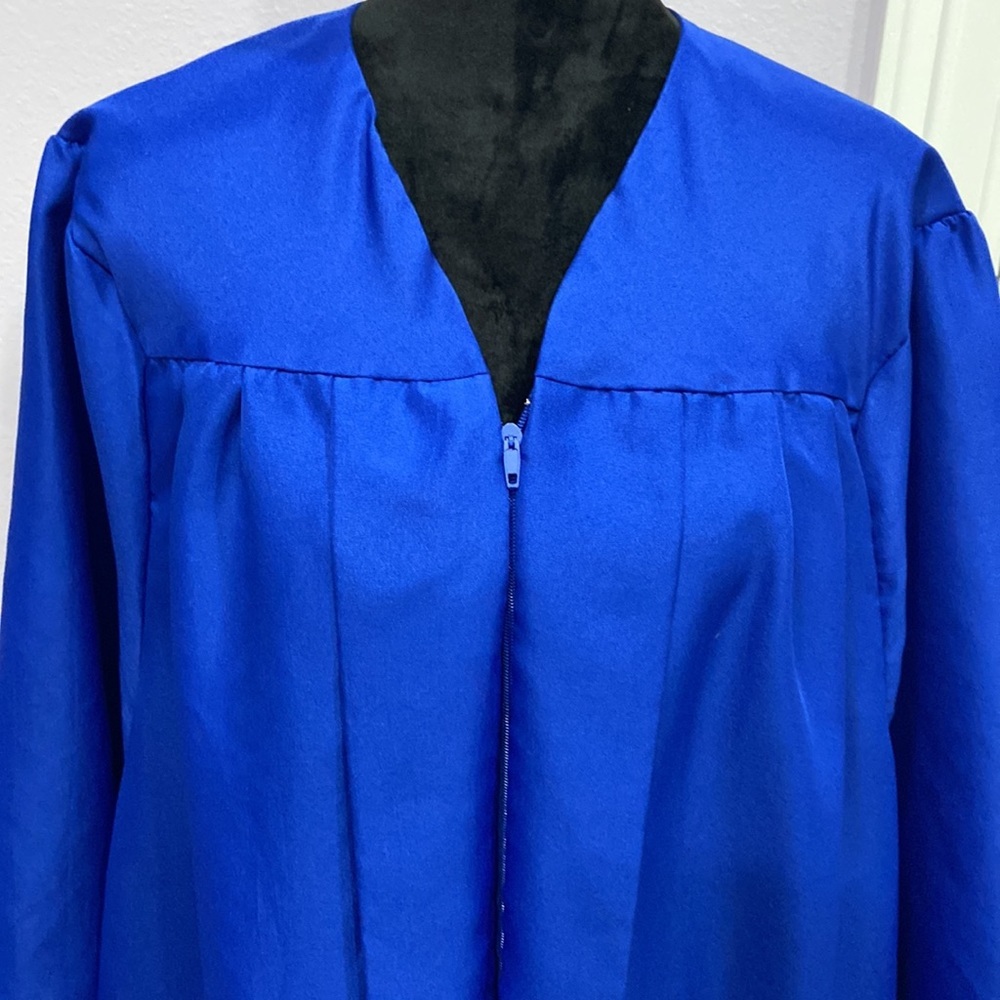 Gown - Picture 2 of 4